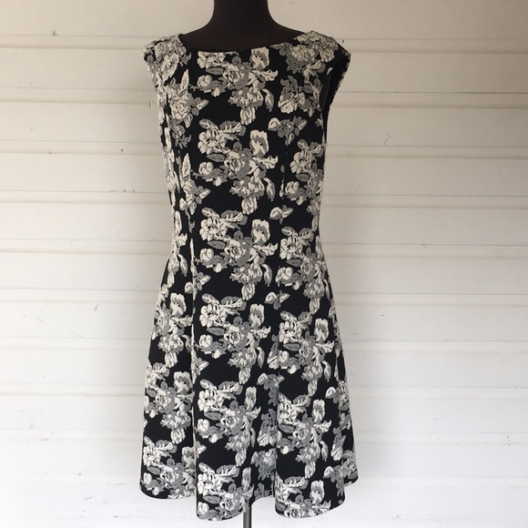 Adrianna Papell Dresses & Skirts - Adrianna Papell Black White Embossed Flare Dress